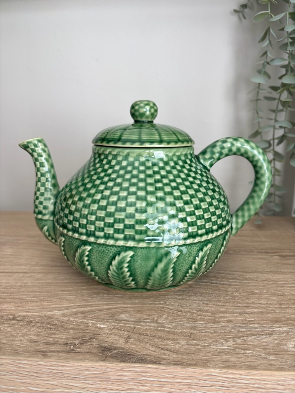 VTG Bordallo Pinheiro Green Basketweave Fern Ceramic Teapot Made in Portugal